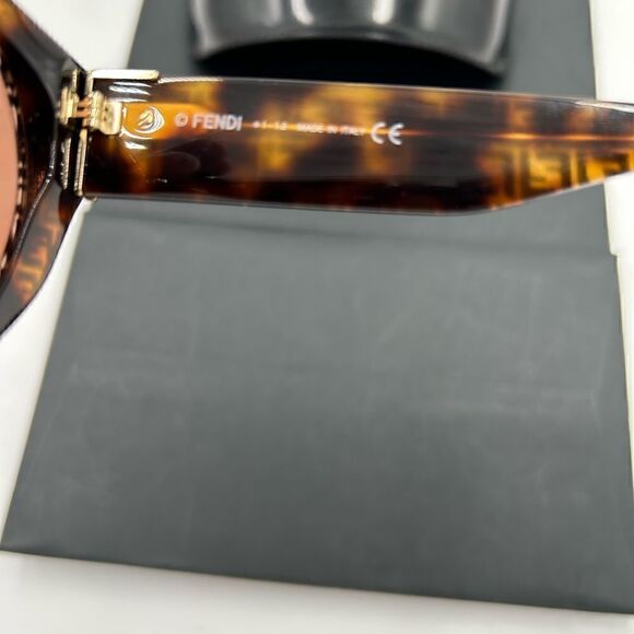 Women’s Fendi tortoiseshell sunglasses made in Italy main image 4